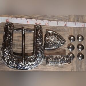 Silver Embossed Women's Belt Buckle Set